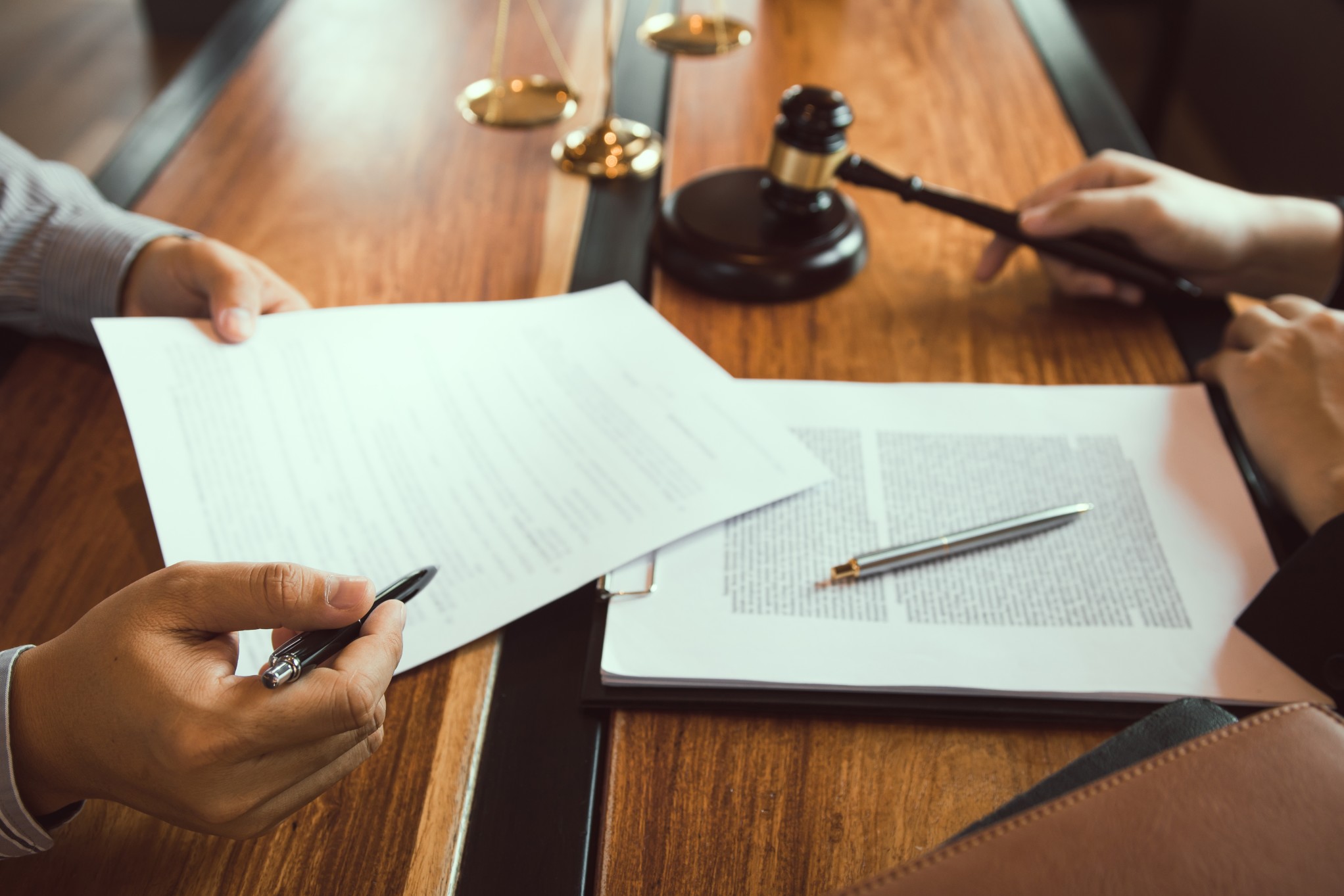 O CRITÉRIO PARA A DETERMINAÇÃO DA FORMA DE PROCESSO NA CUMULAÇÃO DE EXECUÇÕES Análise Crítica ao Artigo 53.º, n.º 2 do Código de Processo Civil Segunda Edição, Revista, Aumentada e Anotada